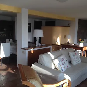 https://casa-lella-roe.it-lombardy.com